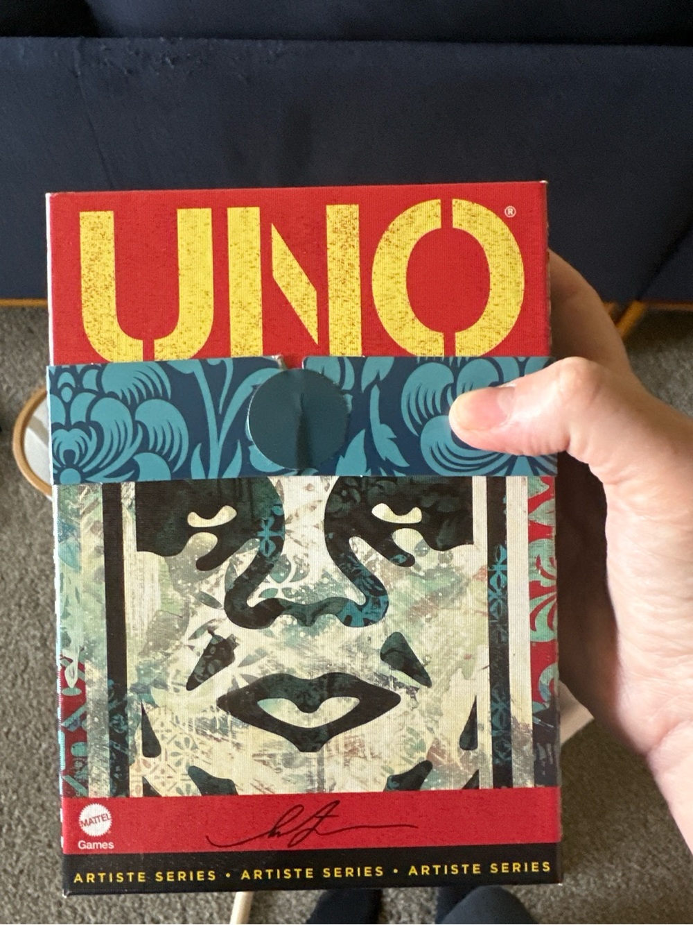 UNO Artiste Series Card Game - Red & Teal Artwork